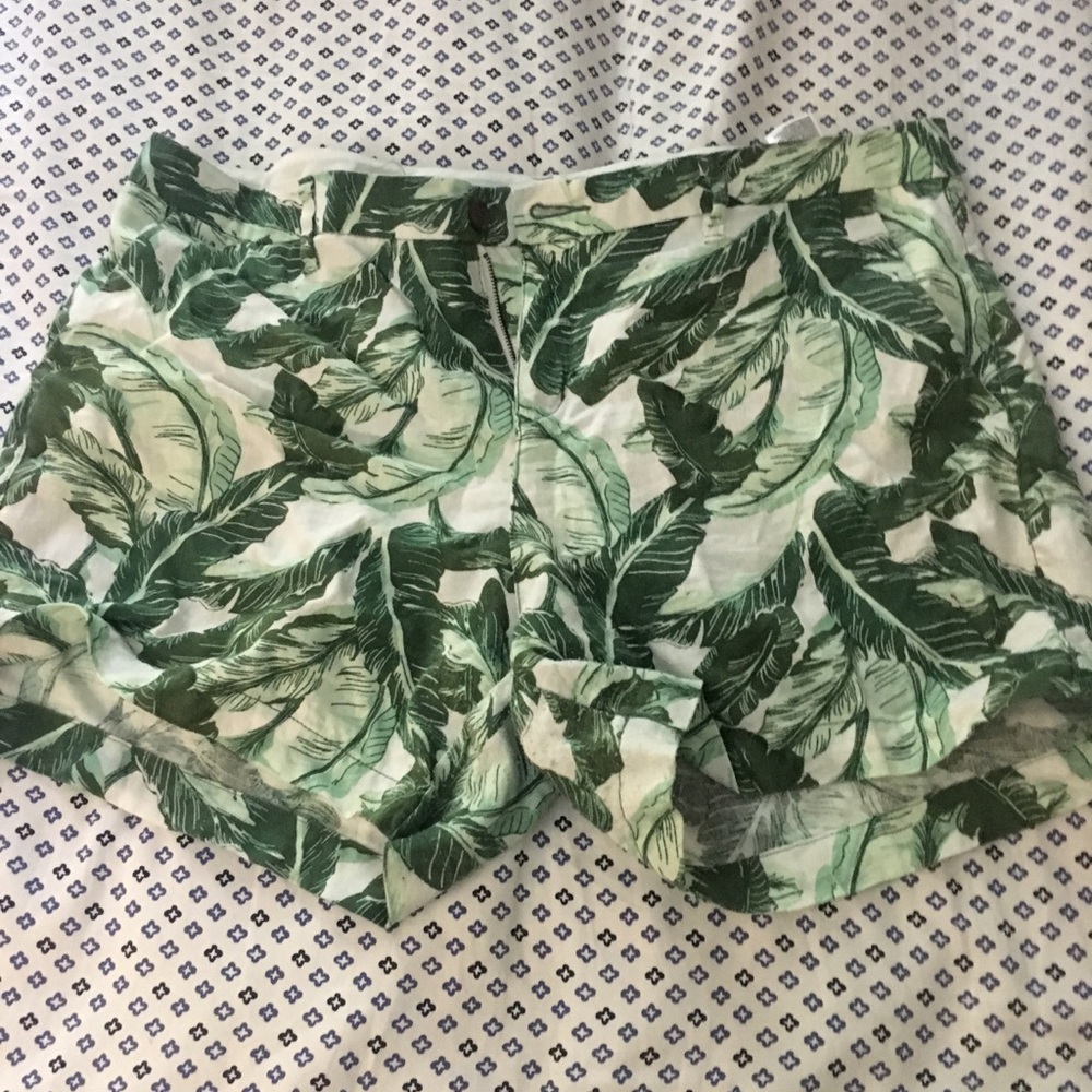 Leaf Pattern Shorts